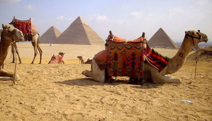 ข้อมูลประเทศอียิปต์ - สาธารณรัฐอาหรับอียิปต์ (Arab Republic of Egypt) หรือที่เรียกโดยทั่วไปว่า อียิปต์ (Egypt) ถ่ายเขียนเป็นอักษรโรมันว่า Mişr หรือ Maşr